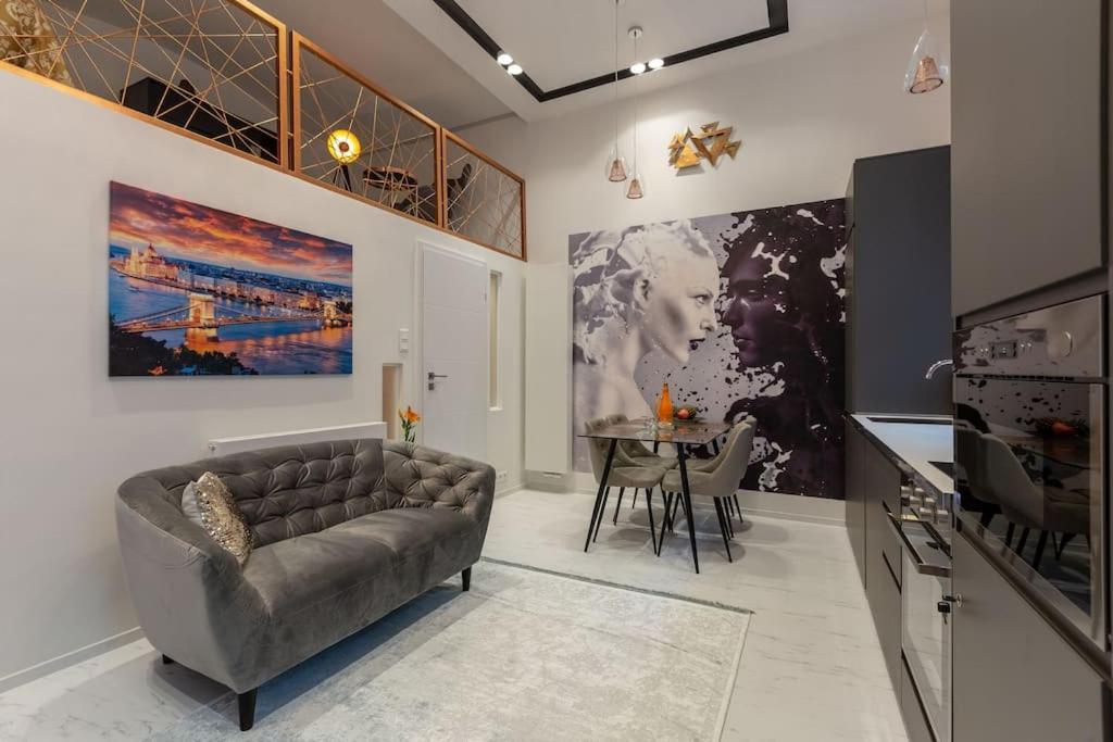 Premium Apartment By Hi5-King Street'S Luxury ブダペスト エクステリア 写真