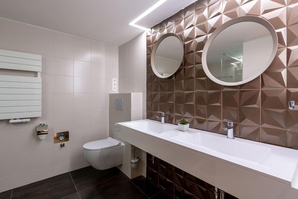 Premium Apartment By Hi5-King Street'S Luxury ブダペスト エクステリア 写真