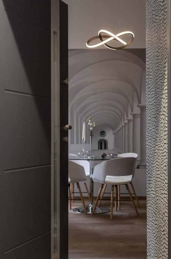 Premium Apartment By Hi5-King Street'S Luxury ブダペスト エクステリア 写真