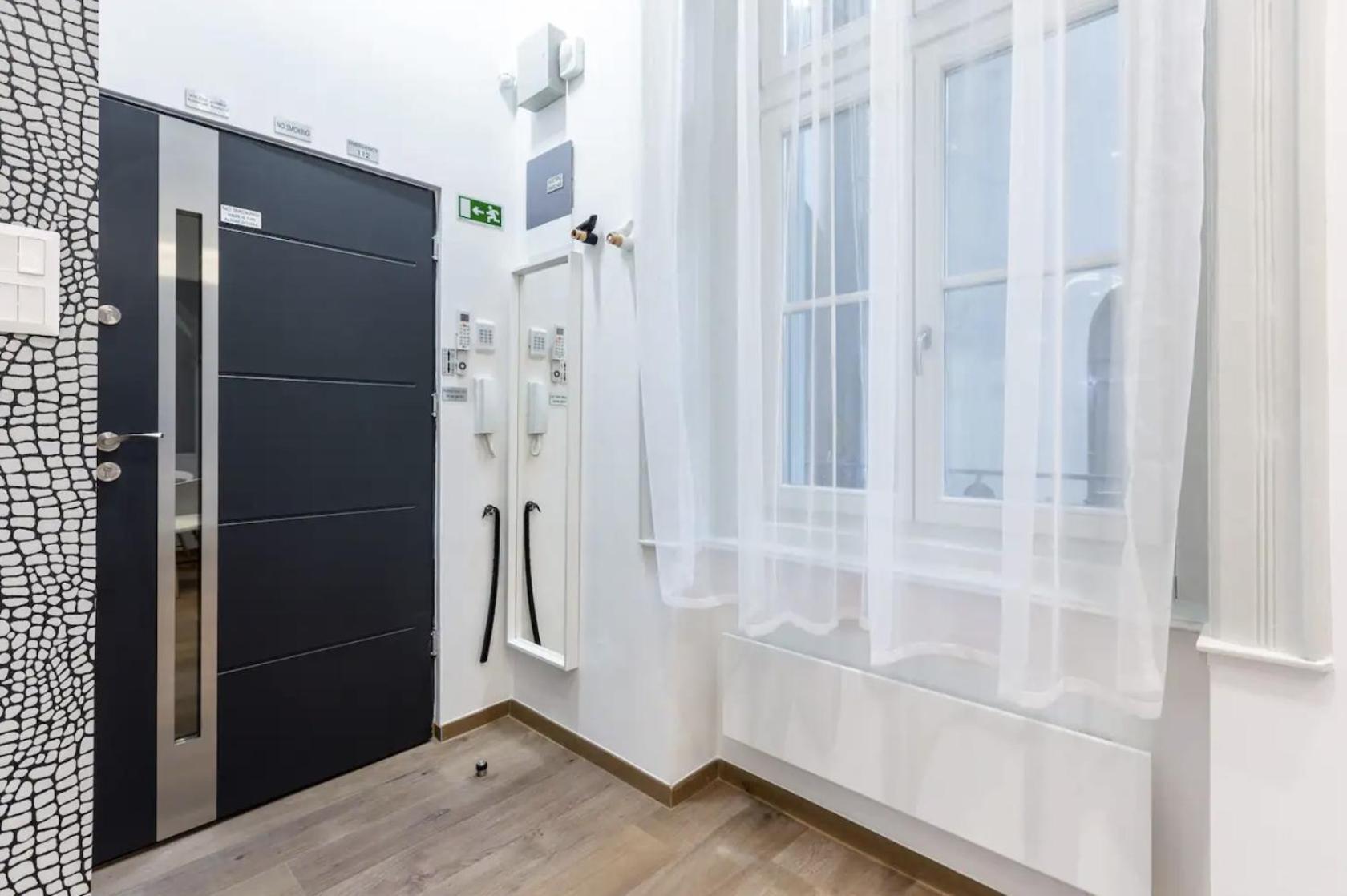 Premium Apartment By Hi5-King Street'S Luxury ブダペスト エクステリア 写真